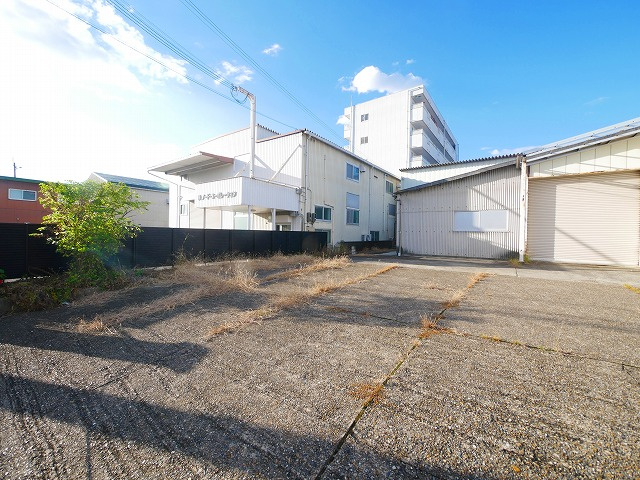 北之庄西町1丁目テナントの駐車場