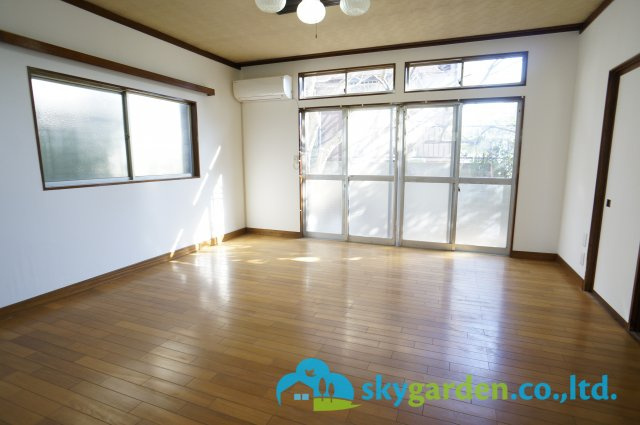 平塚市片岡　中古一戸建の居間・リビング|リビングです