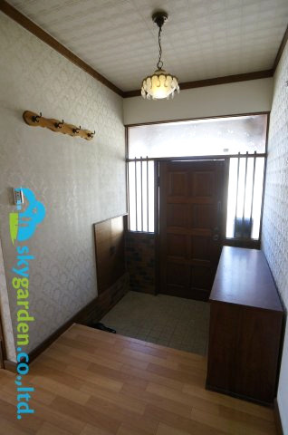 平塚市片岡　中古一戸建の玄関