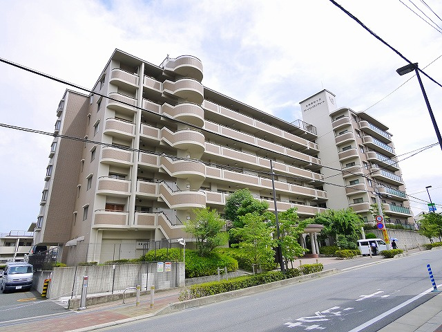 生駒東松ヶ丘アーバンコンフォートの外観