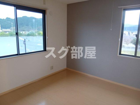 RIO AONO　Ⅱ号館の洋室