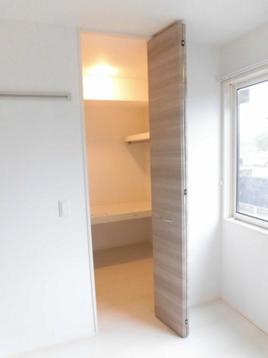  | ヴィブァン B棟 | B棟102 ウォークインクローゼット