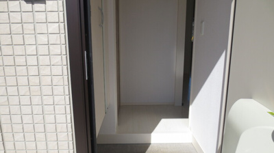 【玄関】 | ヴィブァン B棟 | B102 玄関