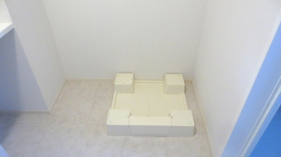  | ヴィブァン B棟 | B102 洗濯機置き場