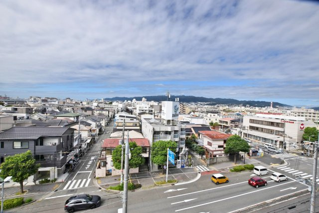 鳴尾小松住宅A棟の展望|6階部分なので眺望良好。視線を遮る建物が目の前にありません。