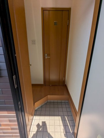 ロイヤルエステートの玄関