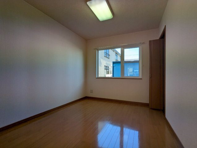 ロイヤルエステートの居間・リビング