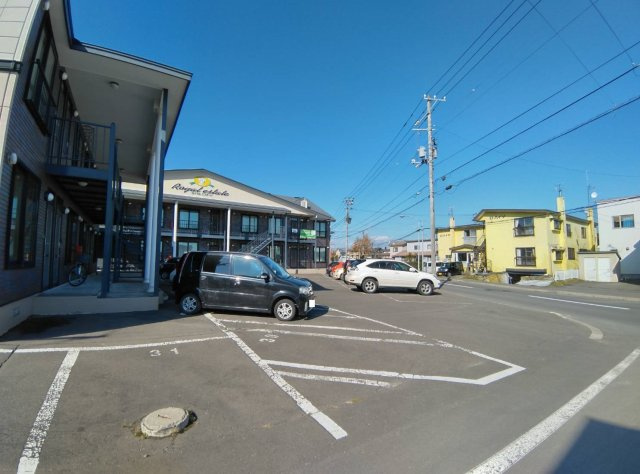 ロイヤルエステートの駐車場