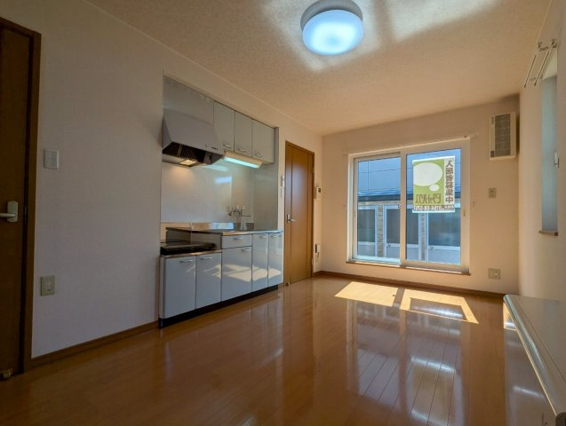 ロイヤルエステートの居間・リビング