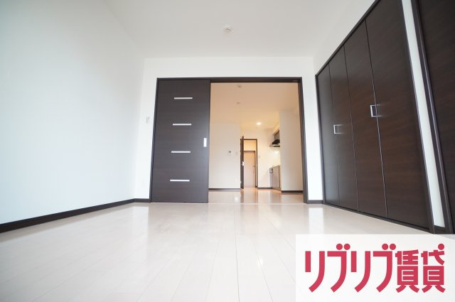 千葉市中央区新田町の賃貸マンションの寝室