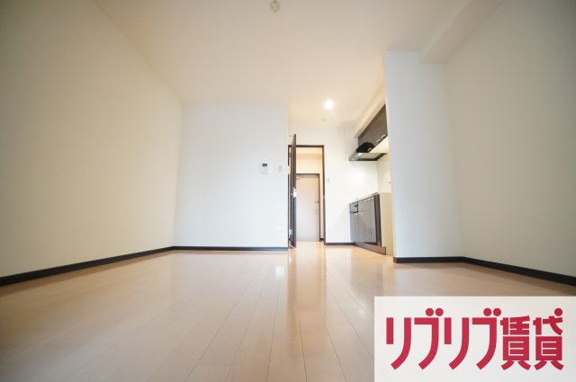 千葉市中央区新田町の賃貸マンションの居間・リビング