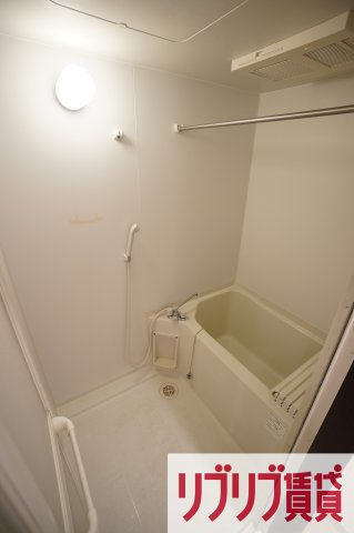 千葉市中央区新田町の賃貸マンションの浴室