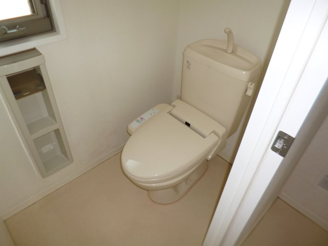 サンモールコーポ成田のトイレ|シャワー付暖房便座