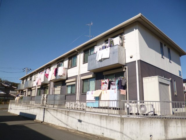 サンモールコーポ成田の外観