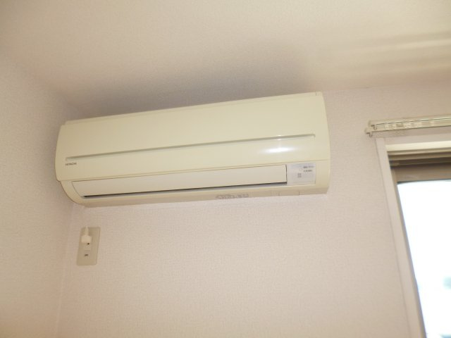 サンモールコーポ成田の設備|エアコン2基付