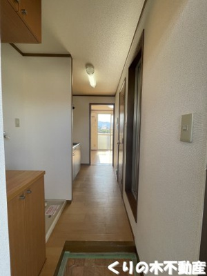 【玄関】 | エル・コート　Ⅰ | 同タイプ（反転）のお部屋です（現況を優先します）