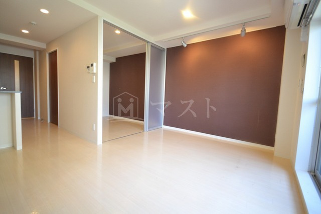 ＵＲＢＡＮ　ＴＥＲＲＡＣＥ　ＡＢＥＮＯの居間・リビング