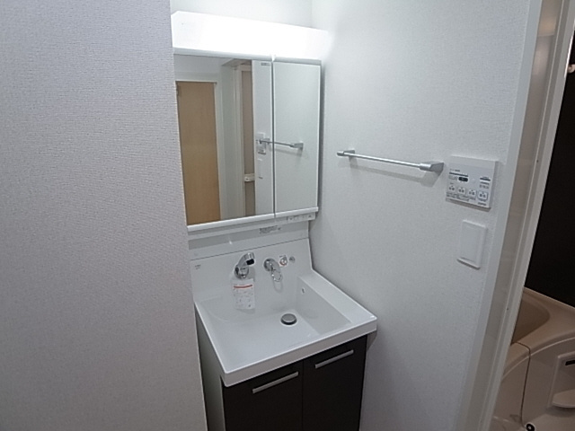 神戸市長田区西尻池町２丁目の賃貸マンションの洗面所|シャンプードレッサー