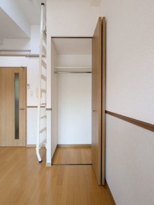【収納】 | ピュア県庁弐番館 | 専用の収納スペースです　※写真は類似です。ロフトは４Fのお部屋にのみ付いております。