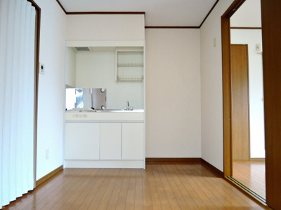 【居間・リビング】 | リリーピア寺田Ⅱ号館