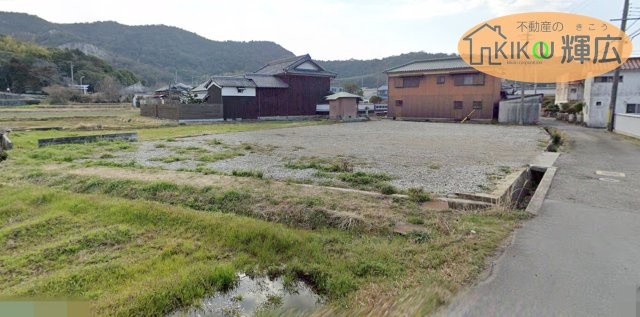 【前面道路含む現地写真】 | 高砂市阿弥陀町北山　土地 | 前面道路は広々としておりますので、お車の運転が苦手な方でも安心ですね。