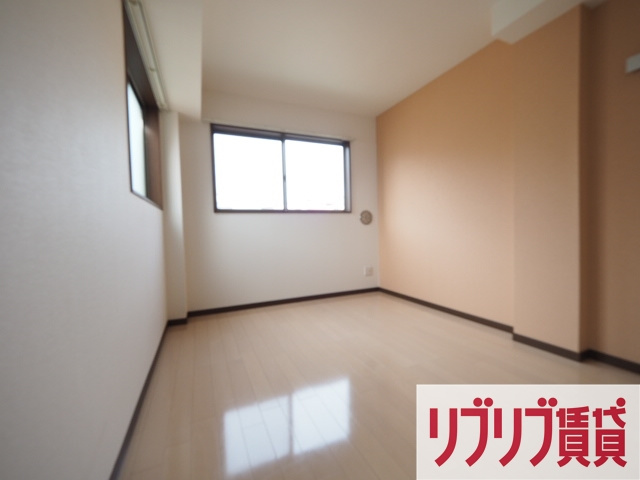 カーサメイプル千葉中央の居間・リビング