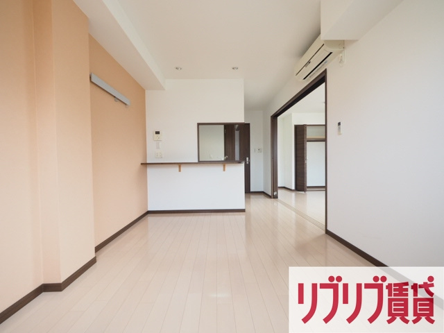 カーサメイプル千葉中央の居間・リビング