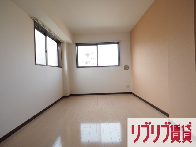 カーサメイプル千葉中央の居間・リビング