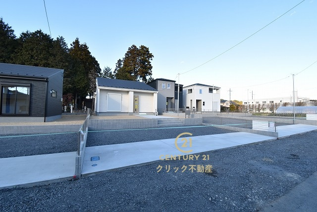 リーブルガーデン  城里町石塚　14期　2の駐車場|並列駐車可能なカースペースを確保。毎日のお車の出し入れがストレスなく行えます！
内覧可能です。ご予約はHPから、またお電話でも、お気軽にどうぞ。