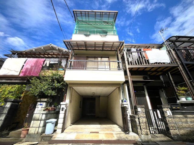 三ツ島１丁目　中古一戸建ての外観|新しい生活にいかがでしょうか？外観はお住まいの顔になります。こだわりたいポイントですね。外壁塗装や屋根塗装のご相談も承っております。
■現地内覧・資金計画相談・住宅ローン相談もお問合せ受付中■