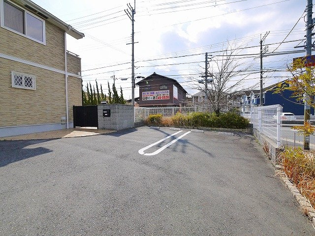 南山手台戸建住宅の駐車場