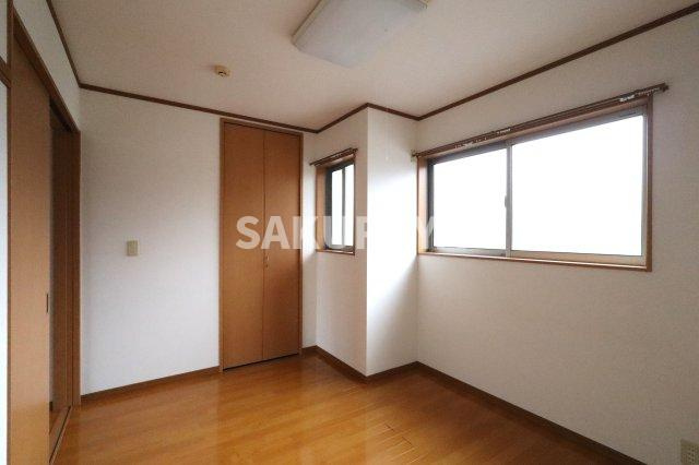 ウッドコート山下の洋室|2024年10月撮影。