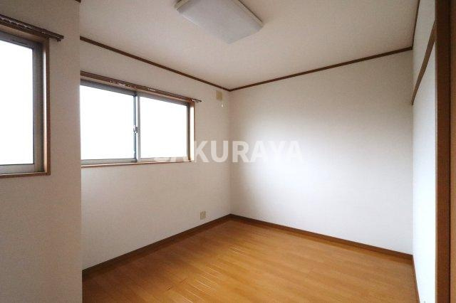 ウッドコート山下の洋室|2024年10月撮影。