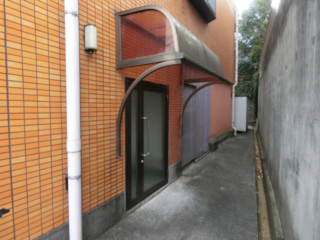 オレンジヒルズの玄関