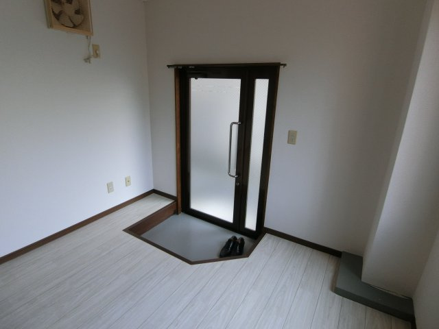 オレンジヒルズの玄関