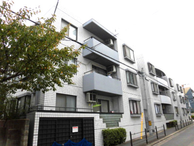 【外観】 | パティオ小松 | 建物の個性を主張するシックな外観です