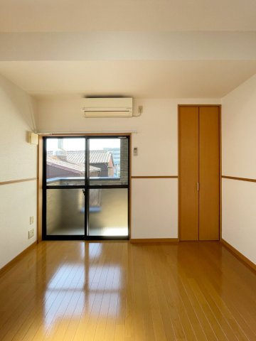 【居間・リビング】 | ピュア吉塚南弐番館 | 別号室の写真になります。現況優先。