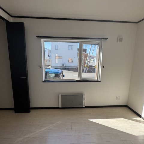 ベルン桜木の洋室