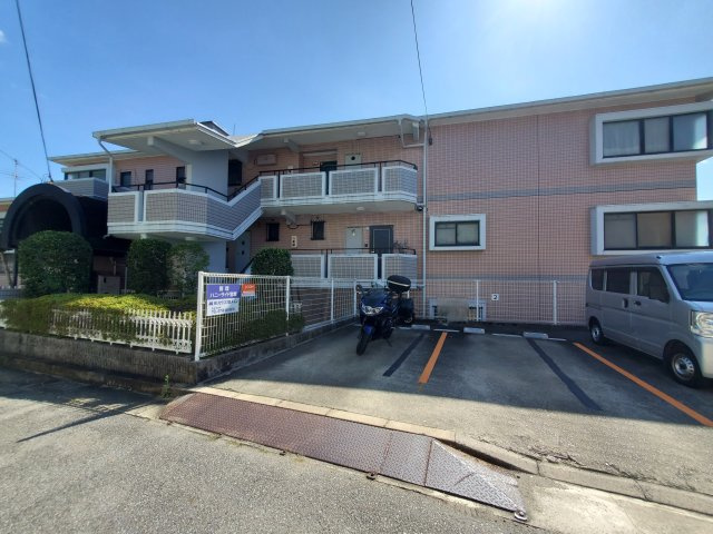 ハニーサイド宝塚の駐車場