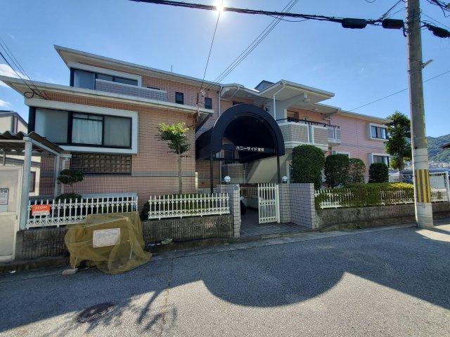ハニーサイド宝塚の外観