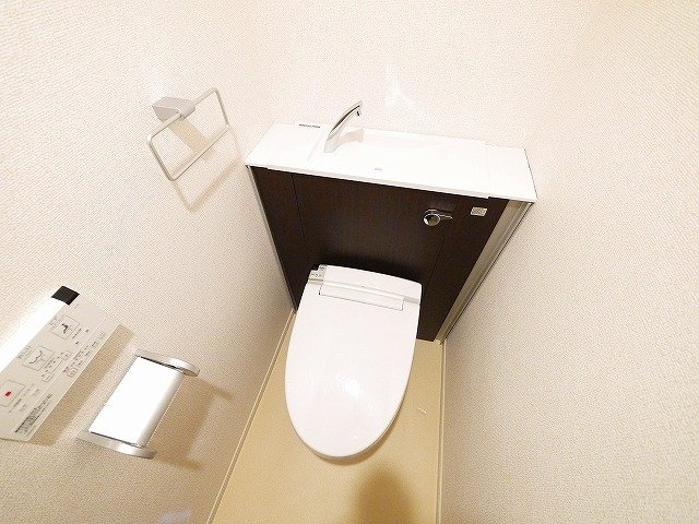 Ｋ’sコート奈良ウエストのトイレ|ゆったりとした空間のトイレです