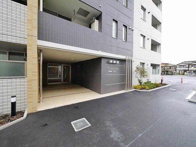 Ｋ’sコート奈良ウエストのエントランス|綺麗な共有スペース