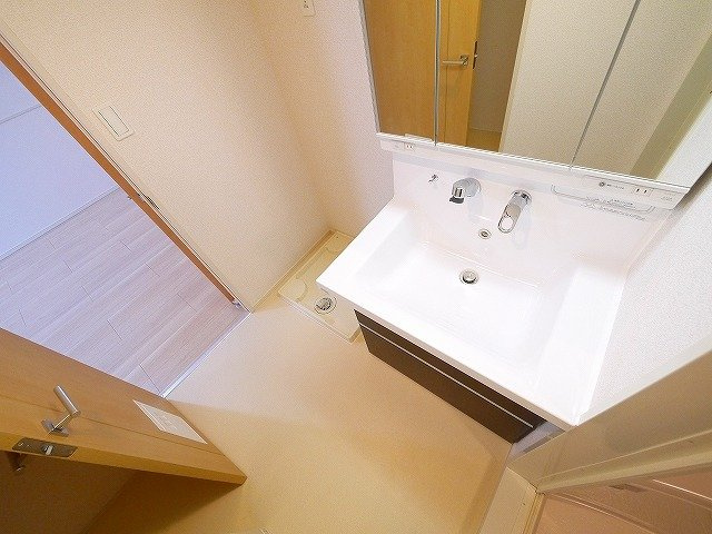 Ｋ’sコート奈良ウエストの洗面所|明るい洗面所です