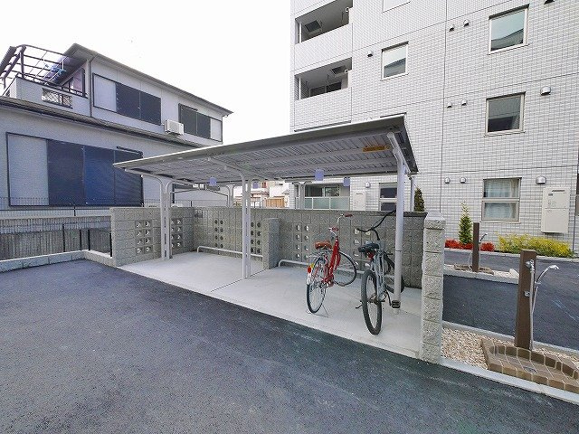 Ｋ’sコート奈良ウエストのその他共用部分|ゆったりとした駐輪スペース