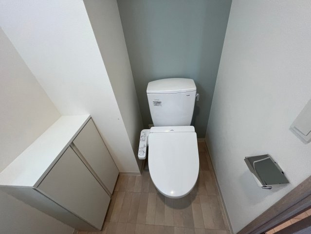 ワールドアイ大阪城EASTアドバンスのトイレ|シンプルで使いやすいトイレです