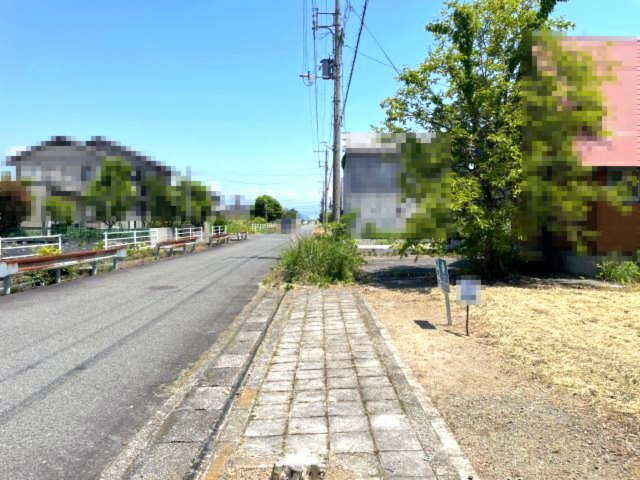 高島市今津町浜分50坪売地の前面道路含む現地写真