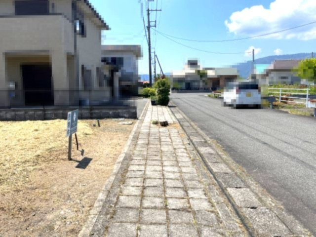 高島市今津町浜分50坪売地の前面道路含む現地写真