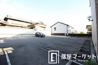 【駐車場】