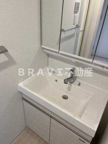 アドバンス大阪城ベレッツァの独立洗面台|【アドバンス大阪城ベレッツァ】独立洗面台で身支度をすべて済ませてしまいましょう