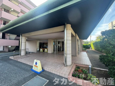 【エントランス】 | 千葉みなとガーデンパーク | 清潔なエントランスです